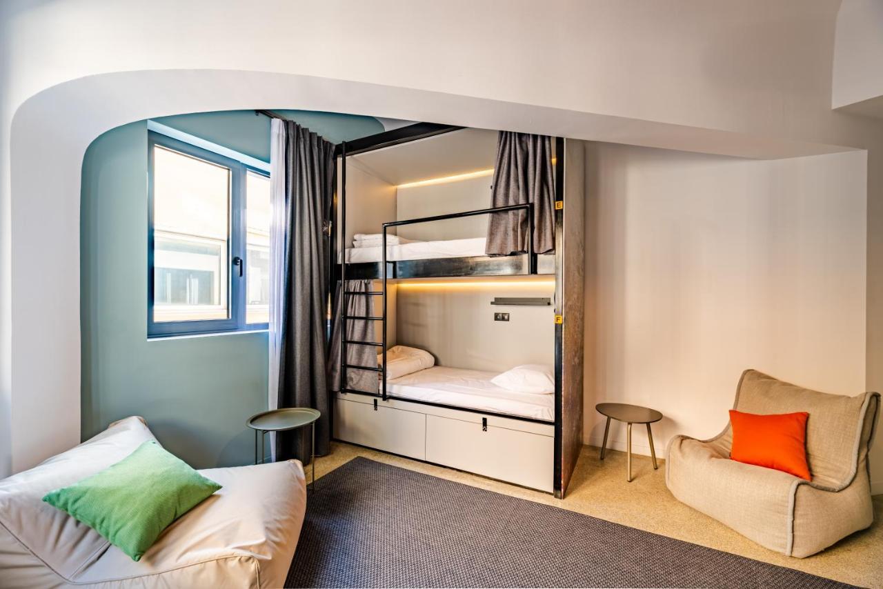 Bed 6-Bed Female Dormitory Room